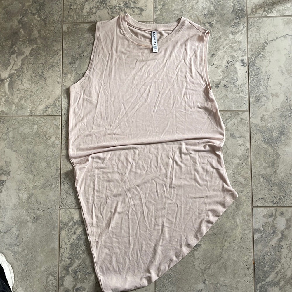Tableta cotton tank top light pink , used like new condition super comfy :)
